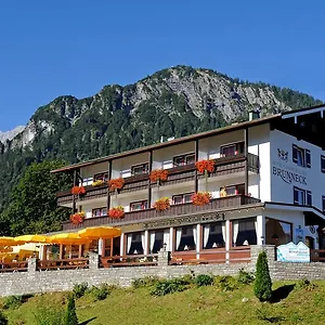 Brunneck Hotel